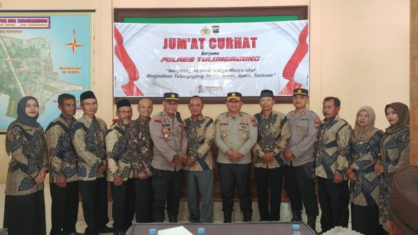 Polres Tulungagung Gelar “Jumat Curhat” di Tanggulkundung: Serap Aspirasi Warga demi Kamtibmas Tertib, Aman dan Ayem Tentrem